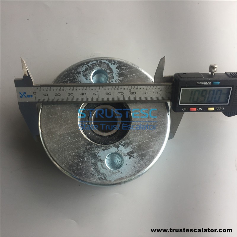 241528 Escalator Handrail Pulley 108x30x6204 108*30*6204 