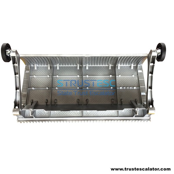 DEE4057595 STEP 2000 B=798MM TYPE80 SILVER ROH Use for Kone E3X Escalator