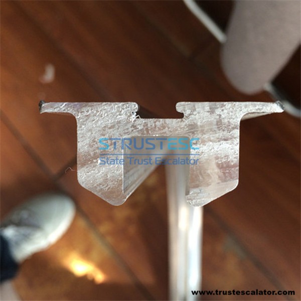 GAA402BMC1 Escalator Handrail Guide Curve L=2100mm Use for Otis 506NCE