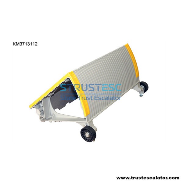 KM3713112 STEP,TYPE600,SILVER/YELLOW Use for Kone Escalator