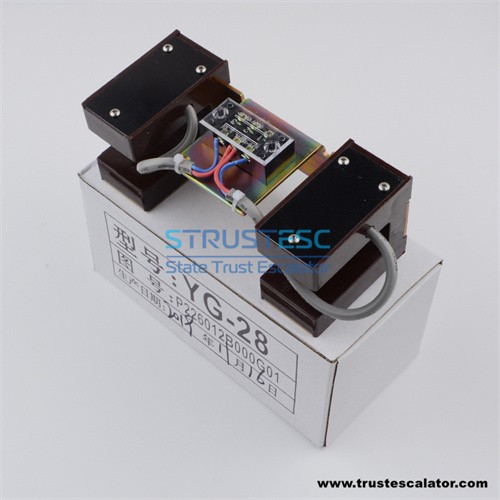 YG-28 P226012B000G01 Elevator magnetic proximity switch 