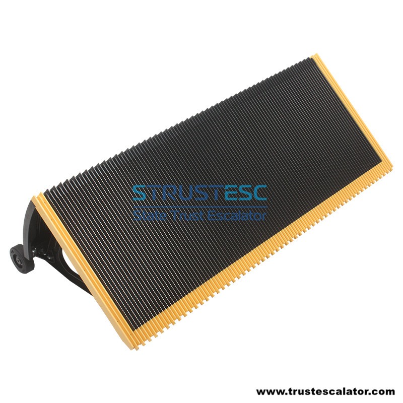 ZL CN2004301073717 Step Use for Hyundai Escalator L1000mm 35 Degree Black Color
